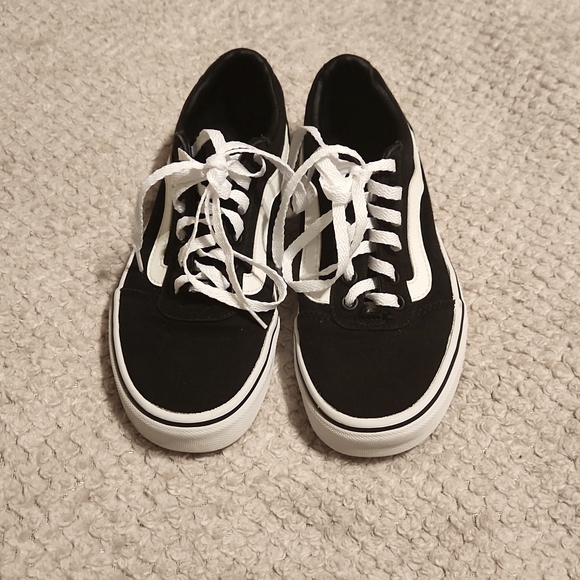 Vans - Picture 2 of 4